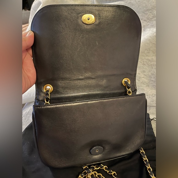 Authentic Vintage CHANEL Black Lambskin Mini CC Full Single Flap Bag - Picture 5 of 14